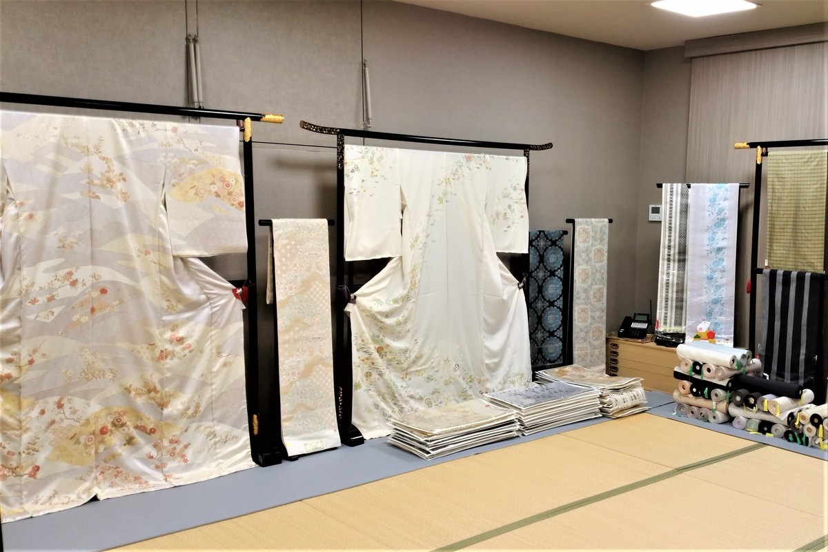 kimono-showroom2.JPG